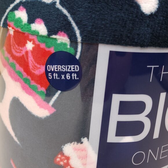 The Big One Oversized Plush Throw Blanket Soft Cozy 5 x 6' Navy Holiday Cakes - Picture 9 of 10